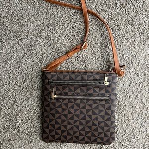 Crossbody purse!! NWOT